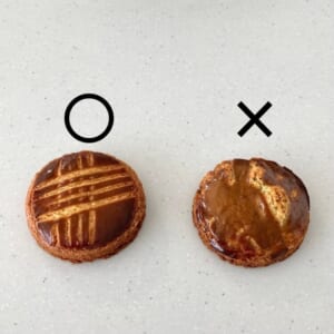 ×塗り卵が模様の溝に入り込み、きれいに浮き出ません。